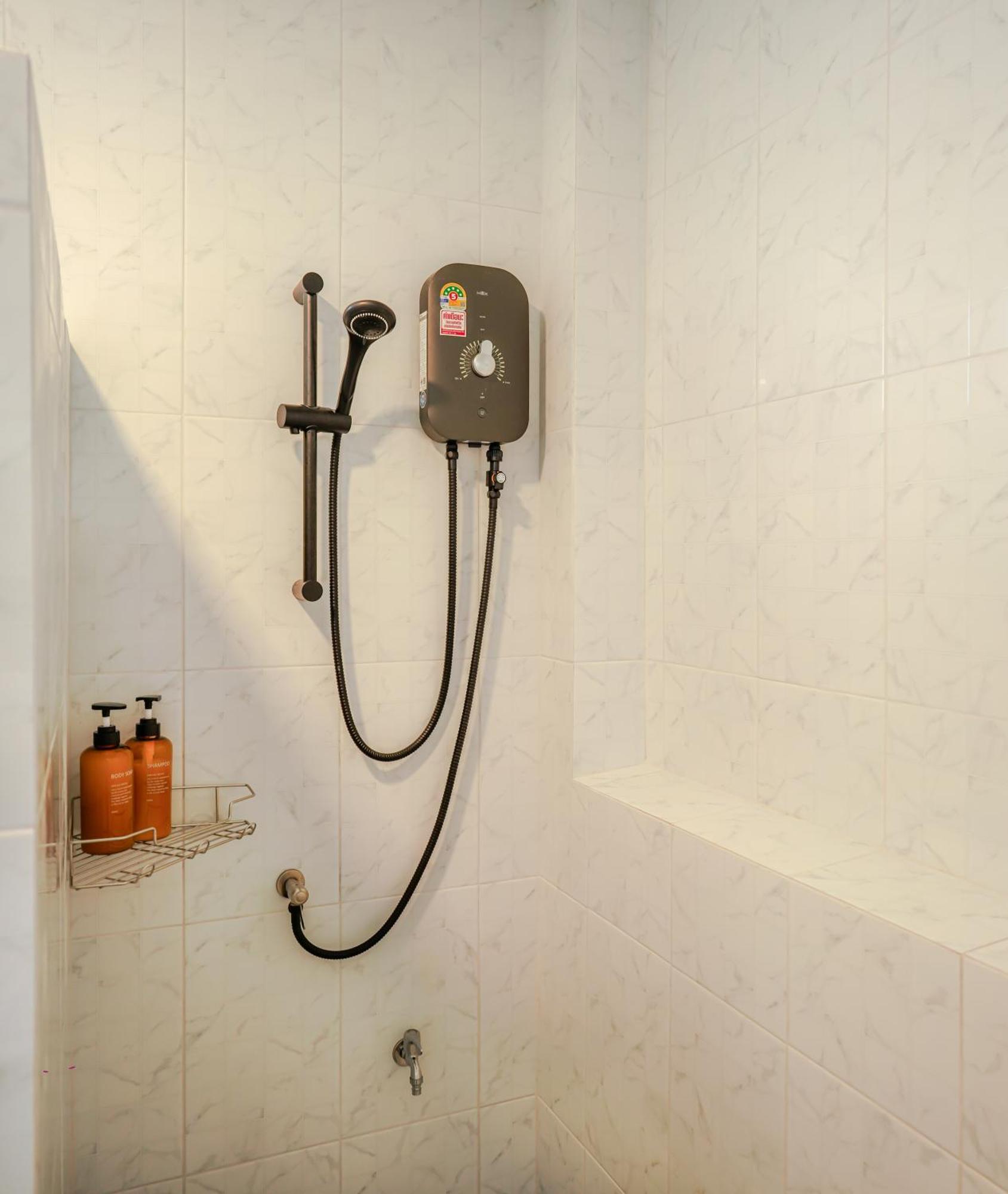 Devideli House - 2 Mn Devideli - Hin Kong - 4k Tv - Ac Holiday home Hinkong